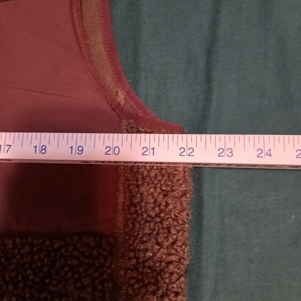 Men's Olive Green Fleece Vest - Picture 6 of 10